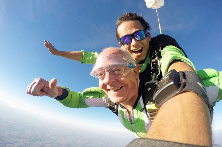 Asas da Liberdade: Paraquedismo na Baixada Santista