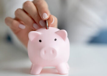 O difícil ato de economizar