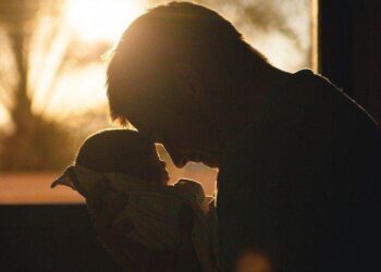 Você sabia? Homens tem direito ao salário maternidade