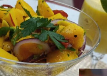Salada refrescante de manga