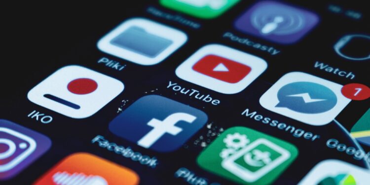 Escolhendo o Melhor Canal de Divulgação: O Guia Descomplicado para Empreendedores