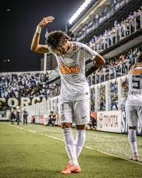 Neymar volta a jogar