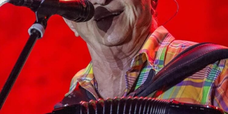 Flávio José: aos 73 anos, é conhecido como o Rei do Xote