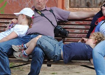 A Sociedade do Cansaço: Por que andamos atualmente tão exaustos e “sem tempo”?