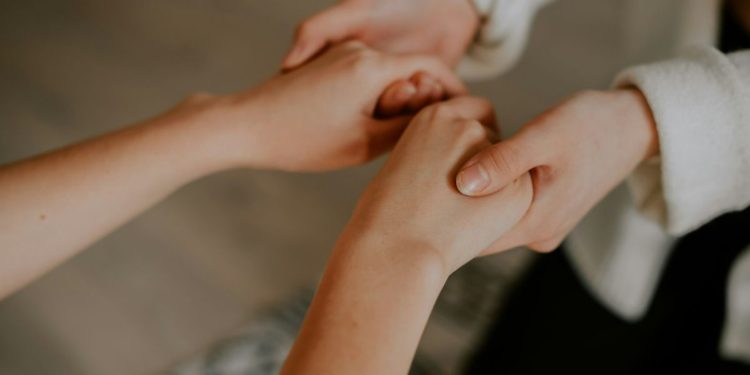 Relações Feridas: Quando ficar é uma forma de sobreviver