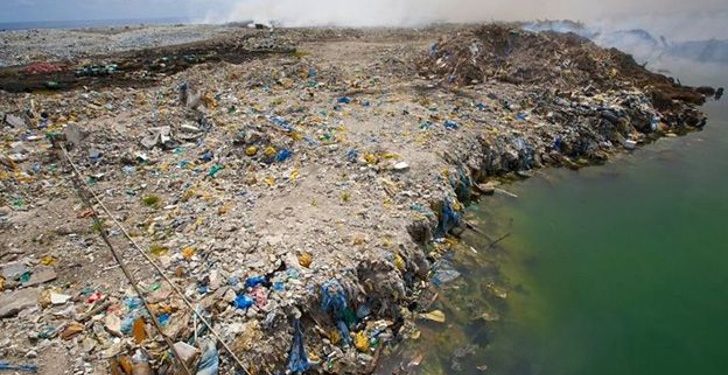 Microplásticos nos Rios e Oceanos: Como eles viajam pelo Planeta?