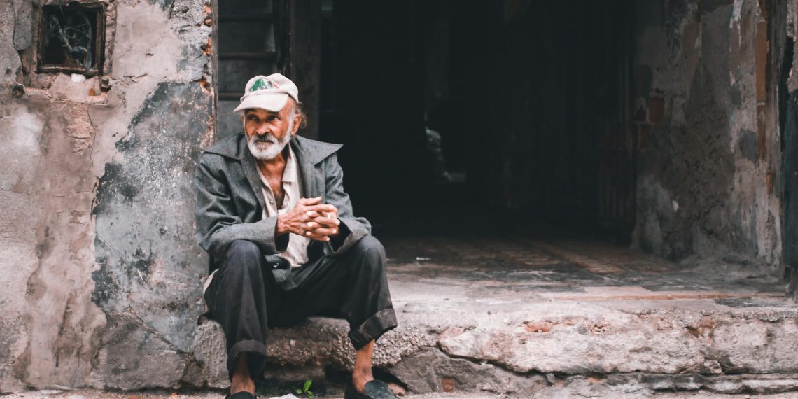 Direitos Sociais Invisíveis: O que a desinformação tira do cidadão todos os dias