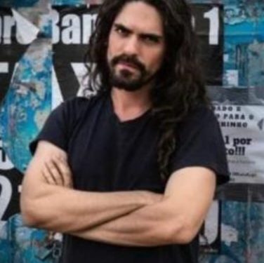 Experiência Artística com o Multiartista Alvaro Neto
