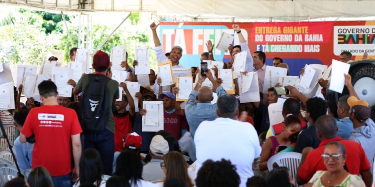 Estado inaugura nova escola de tempo integral e autoriza Licitação para Policlínica de Saúde em Barra