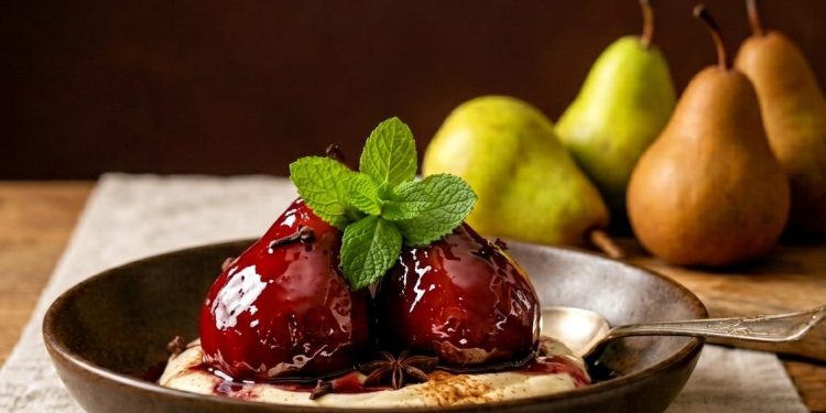 Pêras cozidas ao vinho com nata