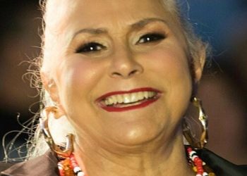 Fafá de Belém: no mês que completa 69 anos, seu talento e sua risada continuam firmes