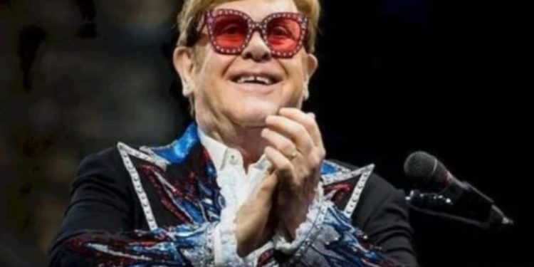 Elton John: o artista mais velho a liderar uma noite do Rock in Rio na sua 8a aparição no Brasil