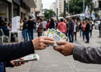 Da festa da democracia ao risco de processo: A linha tênue da boca de urna no domingo