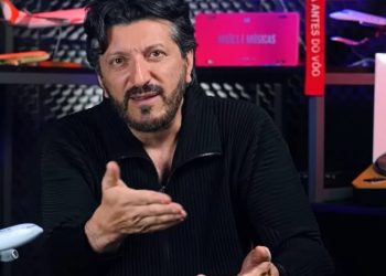 Lito Sousa: “Saudações Aeronáuticas” e “Senta que lá vem história”
