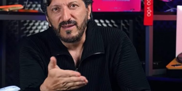 Lito Sousa: “Saudações Aeronáuticas” e “Senta que lá vem história”