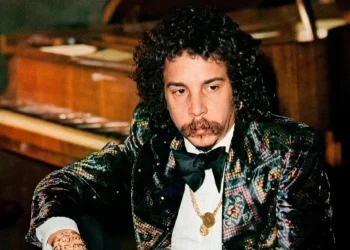 Benito di Paula: pianista, cantor e compositor